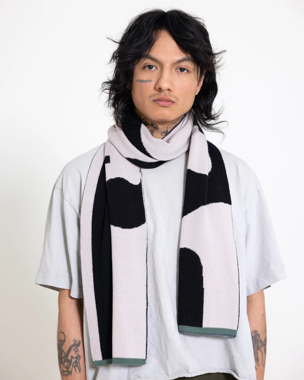 Semicolon black - Midi scarf