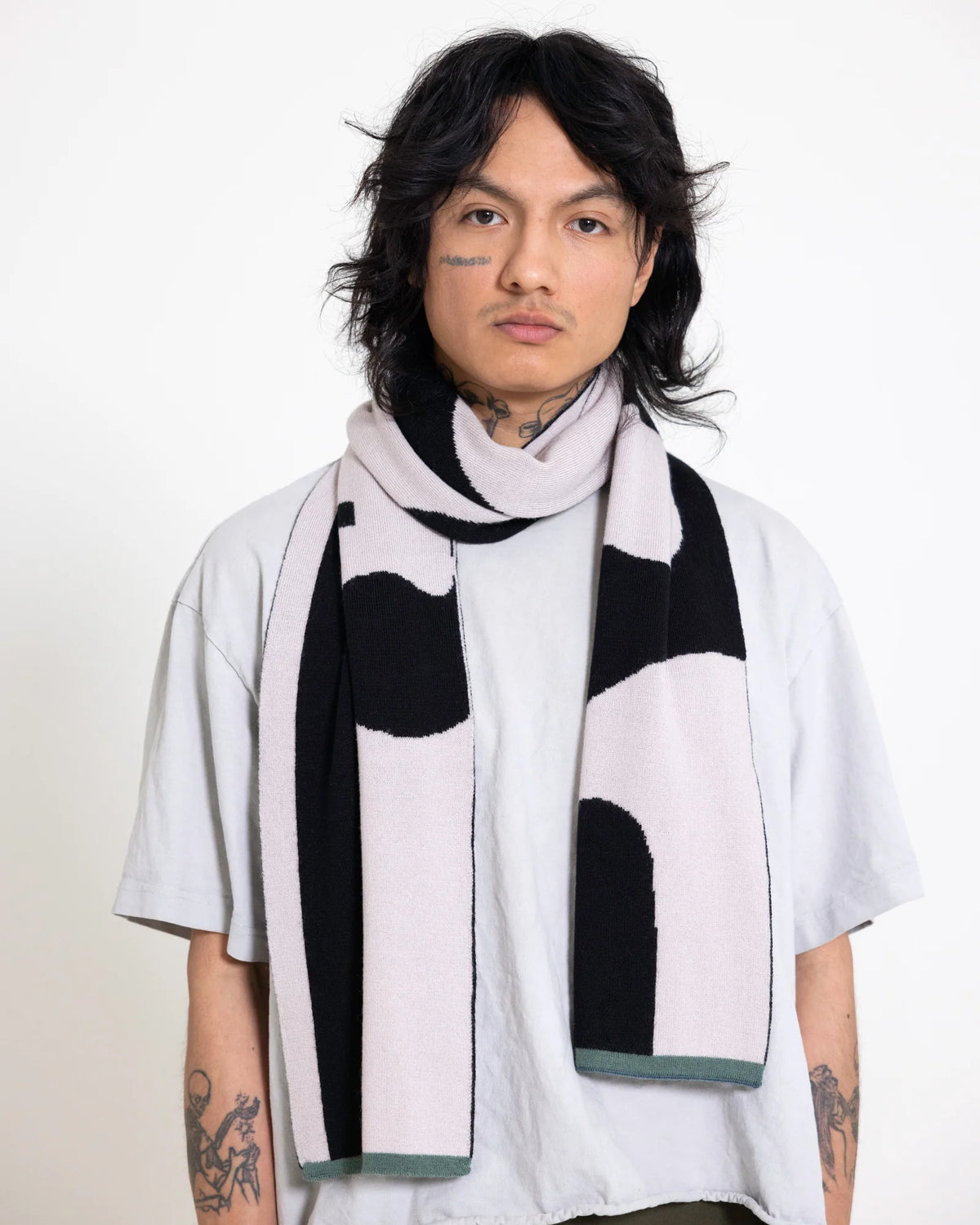 Semicolon black - Midi scarf